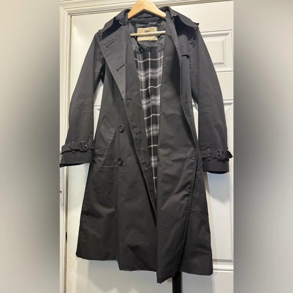 Burberry Irene Black Double-Breasted Trench Coat - Picture 2 of 16